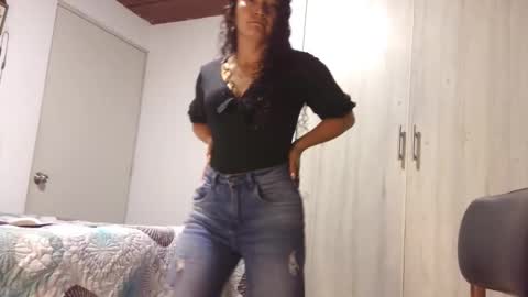  Khawit  online show from September 12, 7:14 pm