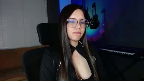 Kay online show from December 7, 12:30 am