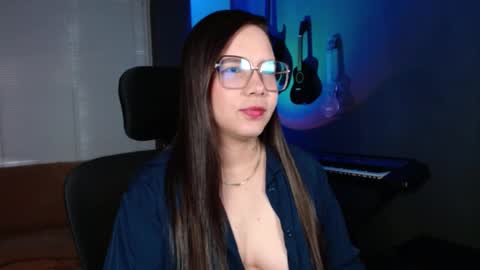 Kay online show from September 19, 3:34 pm