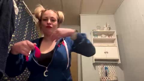 Snapshot of kay_la chatting on October 25, 7:49 am kay_la online show from October 25, 7:49 am