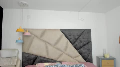 kaylahank online show from November 10, 12:04 pm