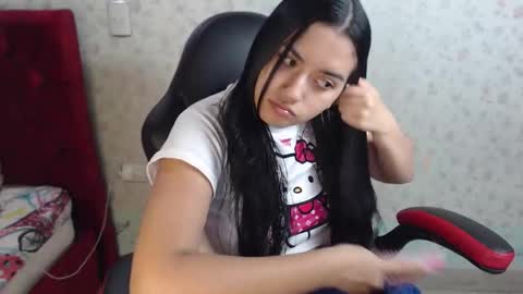 Snapshot of kaylak18x chatting on November 11, 1:27 am Kayla online show from November 11, 1:27 am