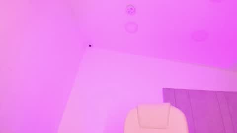 Kayla online show from December 21, 6:12 pm