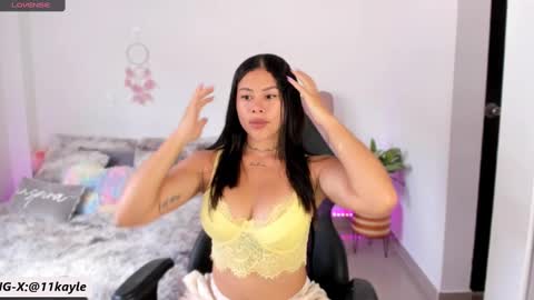 Snapshot of kayle__11 chatting on January 14, 4:29 pm INSTAGRAM AND TW 11kayle online show from January 14, 4:29 pm