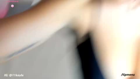 Snapshot of kayle__11 chatting on October 17, 12:58 am INSTAGRAM AND TW 11kayle online show from October 17, 12:58 am