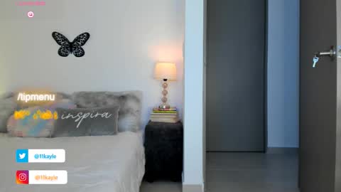 Snapshot of kayle__11 chatting on December 13, 7:53 pm INSTAGRAM AND TW 11kayle online show from December 13, 7:53 pm