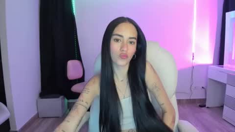 Snapshot of kaylie_xxx chatting on December 9, 11:13 pm kaylie online show from December 9, 11:13 pm