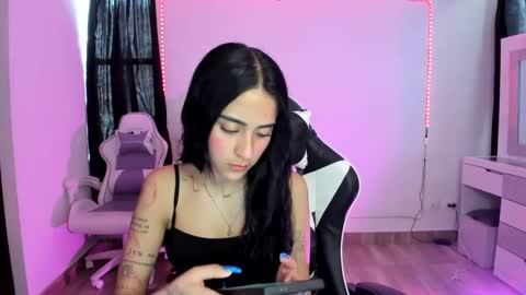 Snapshot of kaylie_xxx chatting on January 23, 8:45 pm kaylie online show from January 23, 8:45 pm