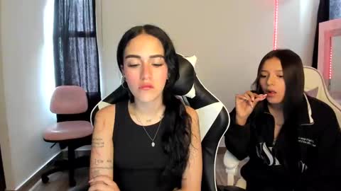 Snapshot of kaylie_xxx chatting on February 17, 5:32 pm kaylie online show from February 17, 5:32 pm