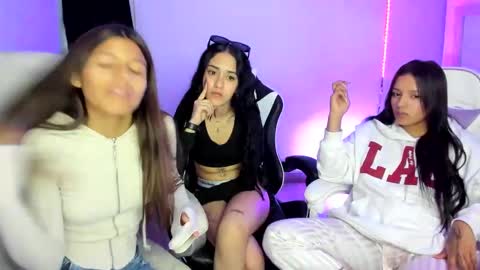 Snapshot of kaylie_xxx chatting on March 12, 11:12 pm kaylie online show from March 12, 11:12 pm