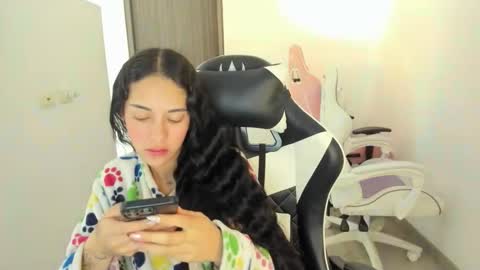 Snapshot of kaylie_xxx chatting on October 9, 2:37 pm kaylie online show from October 9, 2:37 pm