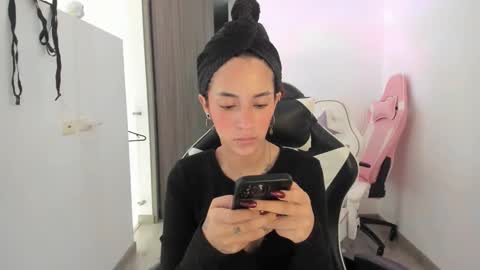 Snapshot of kaylie_xxx chatting on November 11, 5:35 pm kaylie online show from November 11, 5:35 pm