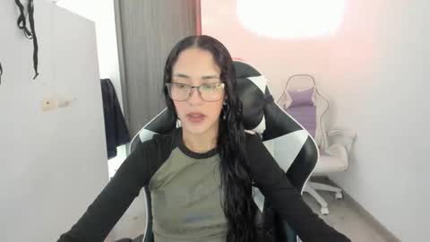 Snapshot of kaylie_xxx chatting on November 13, 4:39 pm kaylie online show from November 13, 4:39 pm