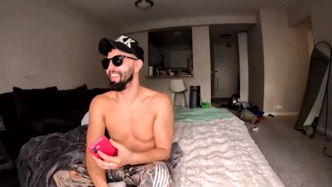 Snapshot of kaythepetiteblonde chatting on November 10, 5:12 pm kaythepetiteblonde online show from November 10, 5:12 pm