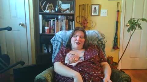 Snapshot of kaytiebird96 chatting on February 25, 10:07 pm Katie Bird online show from February 25, 10:07 pm