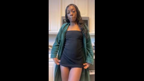 Snapshot of keephimcum69me chatting on December 2, 2:08 pm Keephimcum69me online show from December 2, 2:08 pm