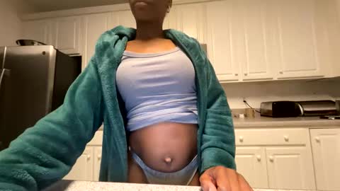 Snapshot of keephimcum69me chatting on January 23, 2:44 am Keephimcum69me online show from January 23, 2:44 am