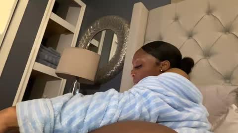 Snapshot of keephimcum69me chatting on October 21, 1:17 am Keephimcum69me online show from October 21, 1:17 am