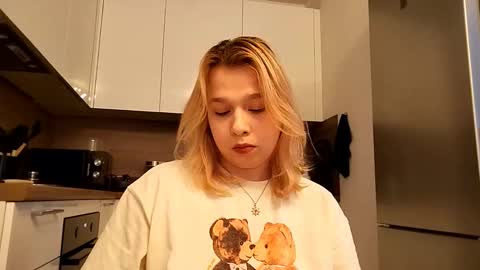 Lisa online show from December 17, 11:49 am