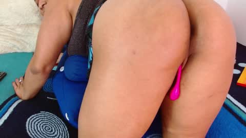 Snapshot of keilasweet1 chatting on December 14, 5:29 am keila online show from December 14, 5:29 am