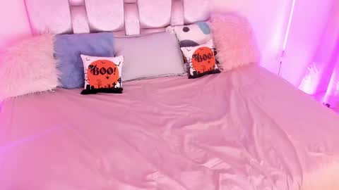 Keisy  online show from October 7, 2:58 pm