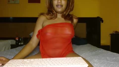 Snapshot of kelliecapri chatting on October 21, 7:14 pm Kellie online show from October 21, 7:14 pm