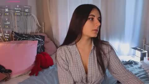 Snapshot of kelly_woods chatting on October 11, 10:25 am Kelly online show from October 11, 10:25 am