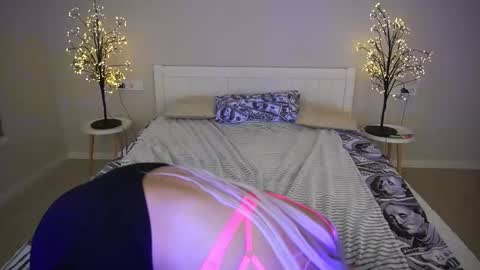 Snapshot of kellybabbe chatting on October 10, 7:18 am Kelly online show from October 10, 7:18 am