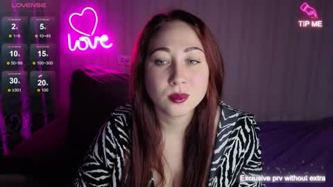 kellycrystall online show from September 28, 9:14 am