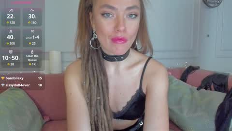 Snapshot of kellyfouler chatting on December 15, 1:43 pm KellyFouler online show from December 15, 1:43 pm