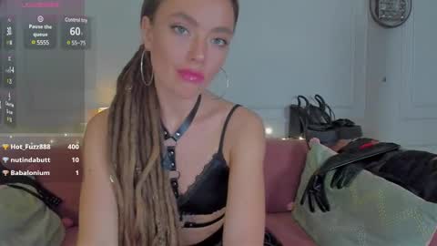 Snapshot of kellyfouler chatting on February 9, 5:11 pm KellyFouler online show from February 9, 5:11 pm