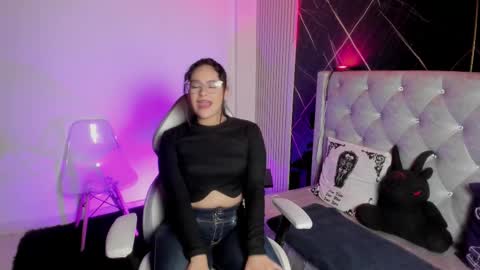 kellymurmonth online show from December 2, 2:39 am