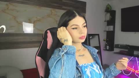 Snapshot of ken_and_bonnie chatting on December 14, 8:02 pm ken_and_bonnie online show from December 14, 8:02 pm