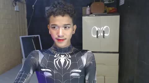 Snapshot of ken_bigcockxx chatting on February 7, 4:48 am Ken online show from February 7, 4:48 am