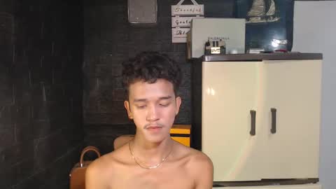 Snapshot of ken_bigcockxx chatting on February 13, 2:09 pm Ken online show from February 13, 2:09 pm