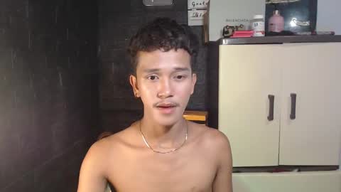 Snapshot of ken_bigcockxx chatting on February 14, 6:19 pm Ken online show from February 14, 6:19 pm