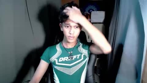 Snapshot of ken_bigcockxx chatting on November 23, 5:35 pm Ken online show from November 23, 5:35 pm