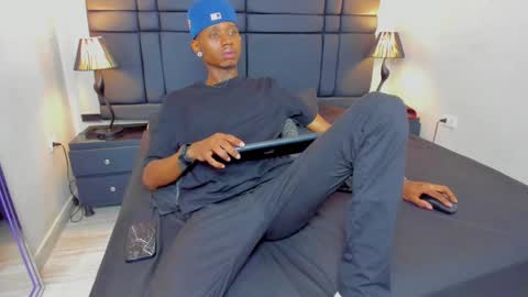 Ken Smith online show from December 18, 3:04 am