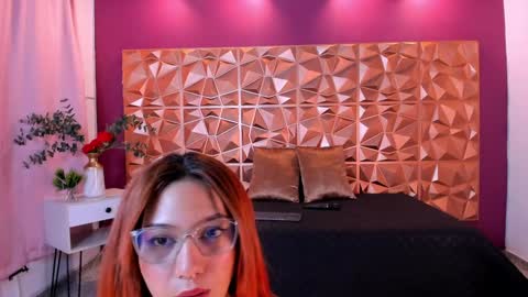 Kendall online show from December 14, 9:51 am