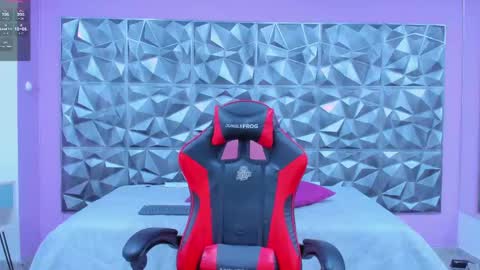 Kendall online show from March 11, 3:16 am