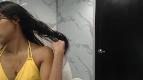 Snapshot of kendall69__ chatting on December 5, 4:44 pm kendall69__ online show from December 5, 4:44 pm