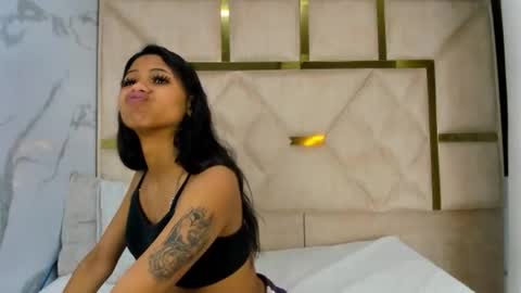 Snapshot of kendall69__ chatting on November 27, 1:02 pm kendall69__ online show from November 27, 1:02 pm