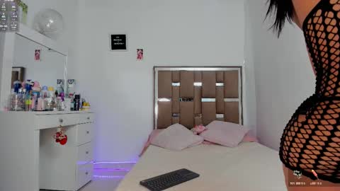 Kendall ewers online show from November 7, 12:10 am