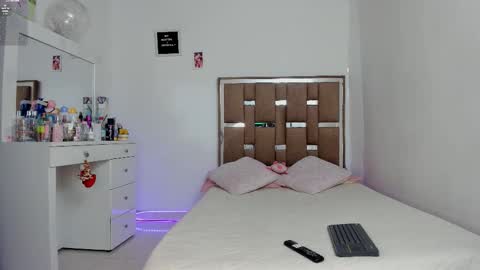 Kendall ewers online show from November 9, 11:36 pm