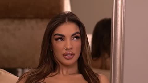 Kendal online show from October 3, 8:39 pm