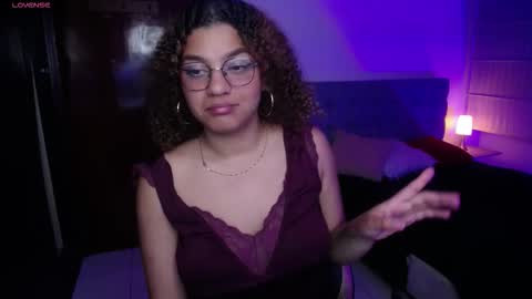 kendall_rossii_ online show from November 10, 5:17 am