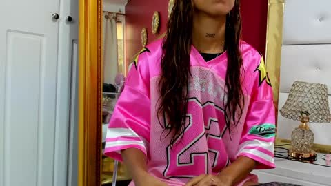 Kendal  online show from December 30, 3:35 pm