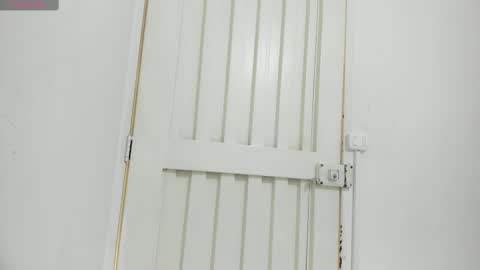 Kendal  online show from September 15, 8:53 pm