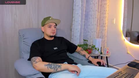 kendel_dimitri online show from September 27, 6:29 am