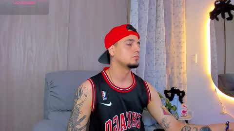 kendel_dimitri online show from October 18, 12:13 am